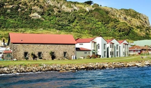 Stanley Village Waterfront Accommodation1