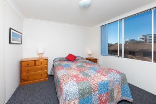 Beachpoint, Unit 303, 28 North Street3