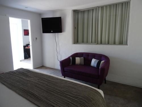 Apartment 725 Ruthven4