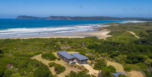Cloudy Bay Beach House0