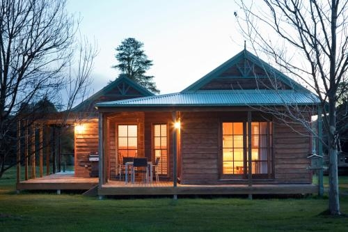 Beechworth Cedar Cottages0