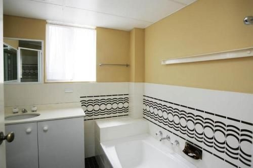 Beachpoint, Unit 101, 28 North Street1