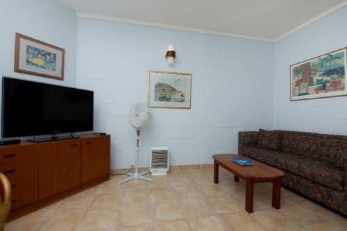Forster Lodge 6, Cnr Wallis & West Street, Forster3