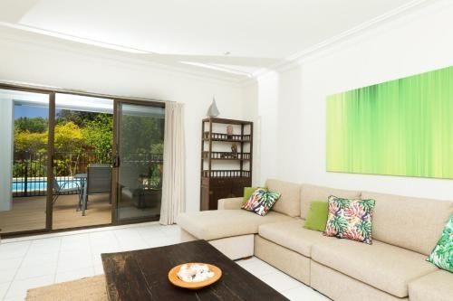 The Beach House at One Mile - 6 Burrawong1