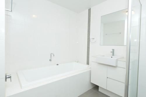 Waterline Penthouse 3042