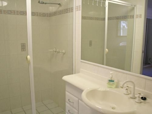 RIVERVIEW, UNIT 6, CURRUMBIN (Riverview, Unit 6, Currumbin)3