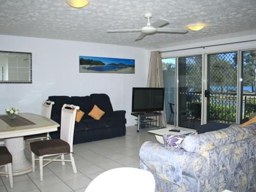 RIVERVIEW, UNIT 6, CURRUMBIN (Riverview, Unit 6, Currumbin)2