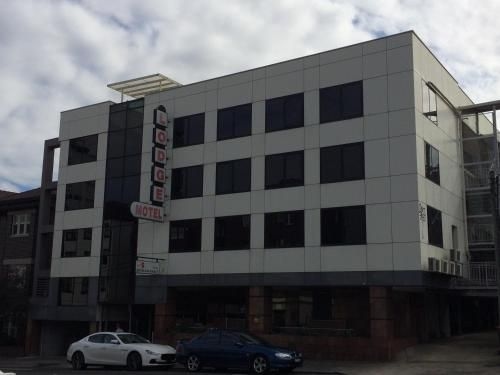 Edgecliff Lodge Motel0