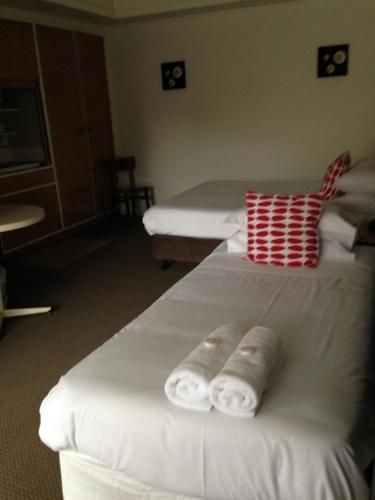 Burkes Hotel Motel2