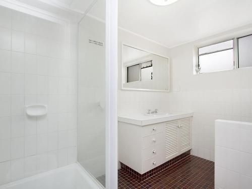 Maybury unit 1 - 70 Metres walk to Rainbow Bay beach, Coolangatta2