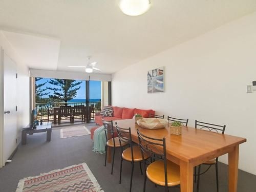 Kingston Court unit 7 - Right on the beach in Rainbow Bay, great location.1