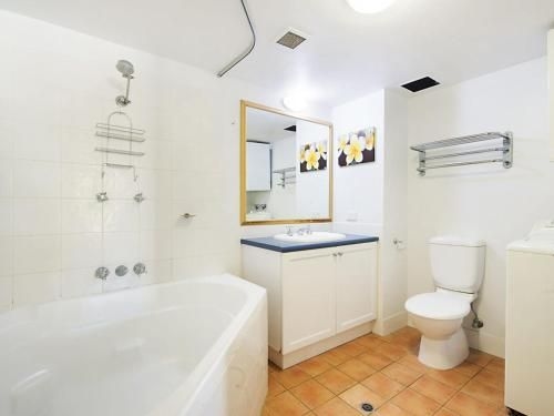Calypso Plaza Resort Unit 217 - Central Coolangatta beachfront location1