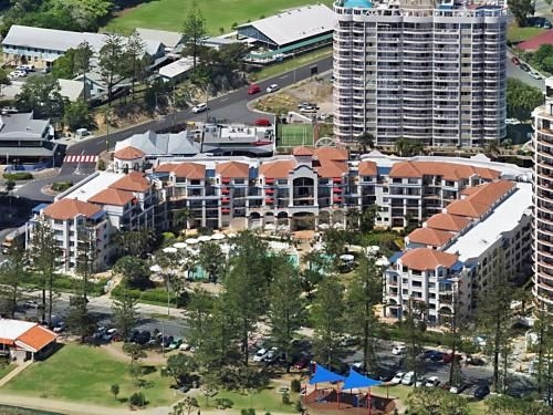Calypso Plaza Resort Units 215 & 217 COMBINED - Beachfront Coolangatta4