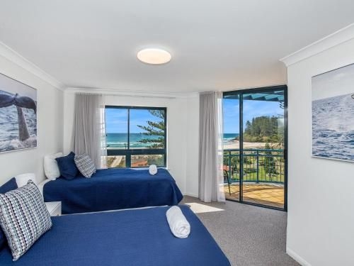 Calypso Plaza Resort Unit 462 - Penthouse style apartment Beachfront Coolangatta4