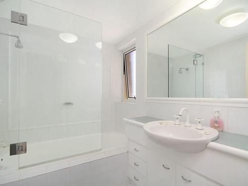 Orion unit 4 - Modern apartment with Ocean views3