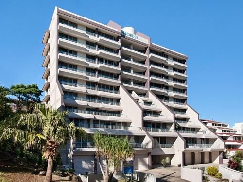 Border Terrace Unit 13 - Large apartment walk to beaches and clubs1