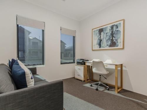 Aqua Vista - Luxury Front Row Canal Estate in Mandurah (Aqua Vista)1