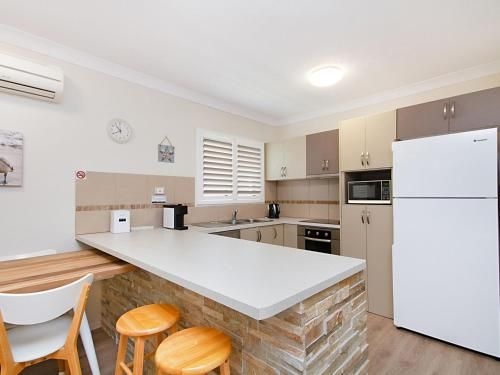 Kirra Vista Apartments Unit 18 - Right on the Beach in Kirra with free Wi-Fi4