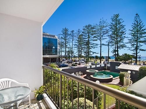 Aries Unit 5 - Beachfront Central Coolangatta4