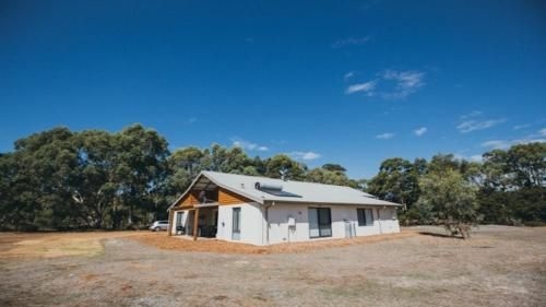 Kangaroo Retreat - Family Favourite Bush Retreat with Kangaroos in Margaret River (Kangaroo Retreat)0