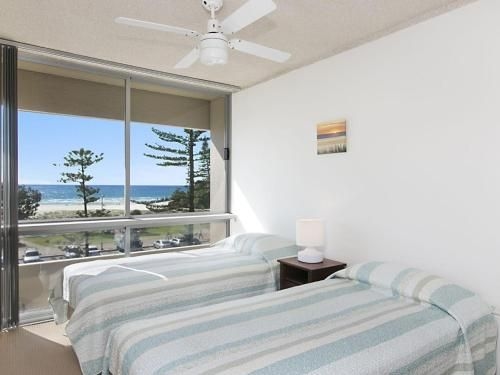 Kooringal Unit 10 - Straight across the road from Twin Towns Services Club3