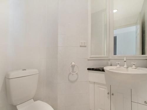Orion Unit 7 - Luxury Apartment overlooking Snapper Rocks2