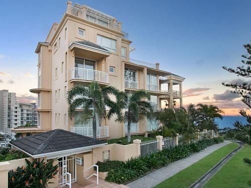 Orion Unit 7 - Luxury Apartment overlooking Snapper Rocks1