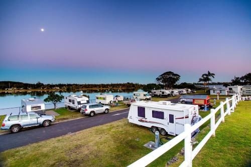 Reflections Holiday Parks Shaws Bay1