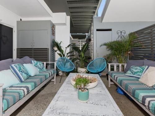 Coastal Chic @ Casuarina1