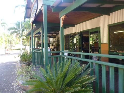 Ivanhoe Resort0