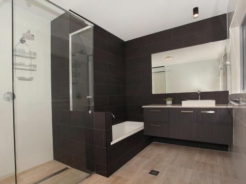 Palm 95 - Modern 4 BDRM Home with Pool3
