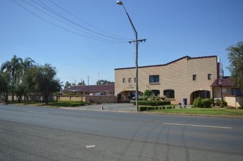 Alamo Motor Inn2
