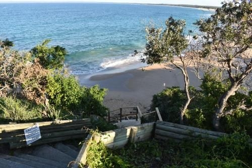 Neptune - Absolute Beachfront4