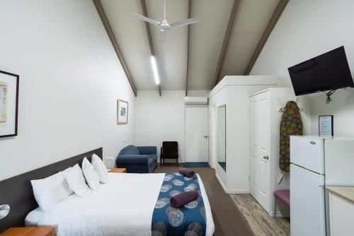 Canberra Ave Villas4