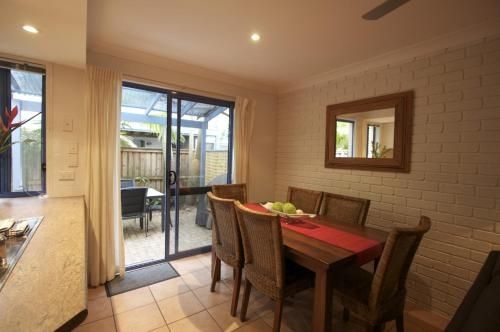 3/41 Childe Street - Belongil Beach Apartment3