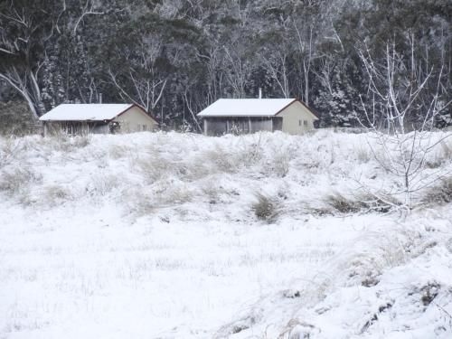 Maric Park Cottages4