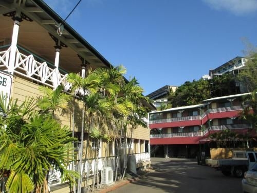 Yongala Lodge by The Strand0