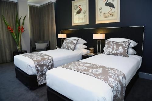 Springfield Lakes Hotel1