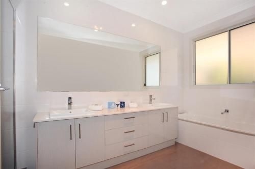 59 Banksia Avenue Coolum Beach - Pet Friendly, Linen included, 500 BOND4