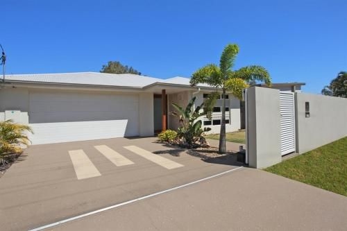 59 Banksia Avenue Coolum Beach - Pet Friendly, Linen included, 500 BOND1
