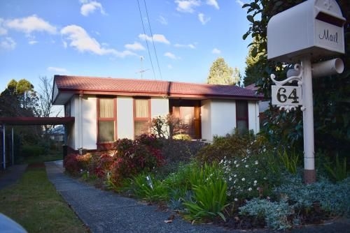 Three Sisters Garden Cottage0
