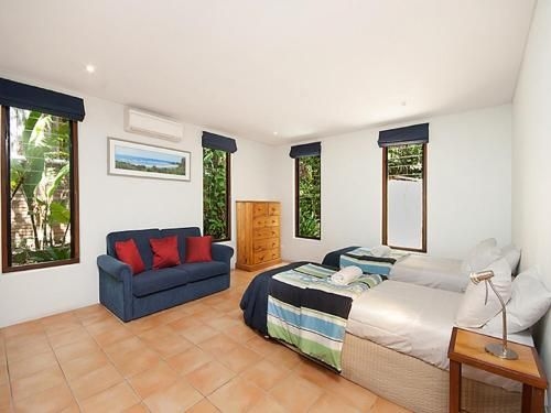 2/9 Marine Parade, Wategos Beach - Beachbound3