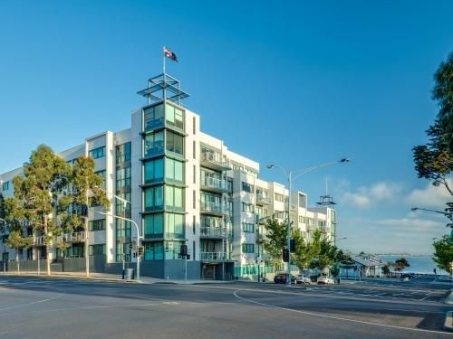 Waterfront (Yarra St) by Gold Star Stays0