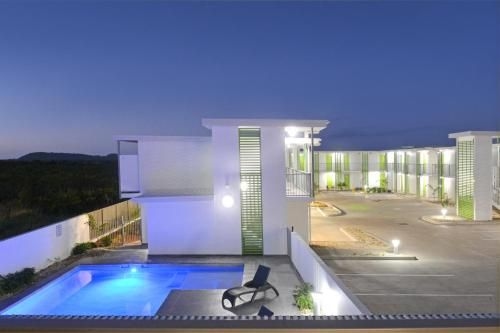 Mackay Oceanside Central Hotel2