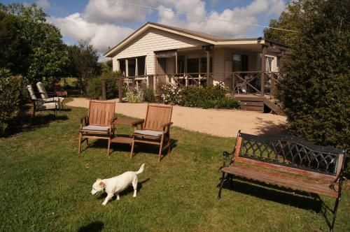 Emerald Hills Cottage0