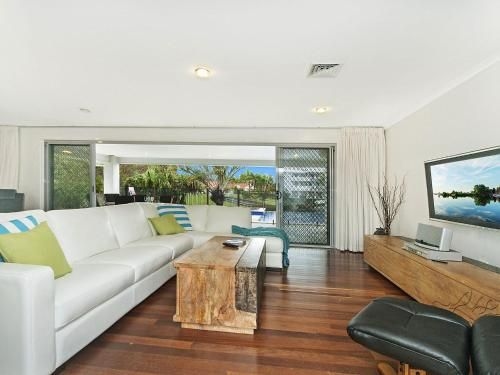 Balyarta 38 - 4 BDRM Canal Home with Pool4