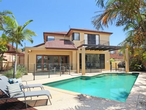 Tarcoola 41 - 5 BDRM Canal Home with Pool0