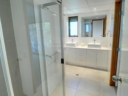 Illawong Inn 2 - 2 BDRM Unit on Mooloolaba Spit3