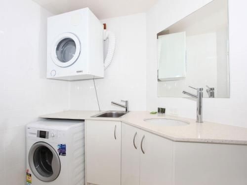 Pago Pago 4 - 2 BDRM Apt on Mooloolaba Spit4