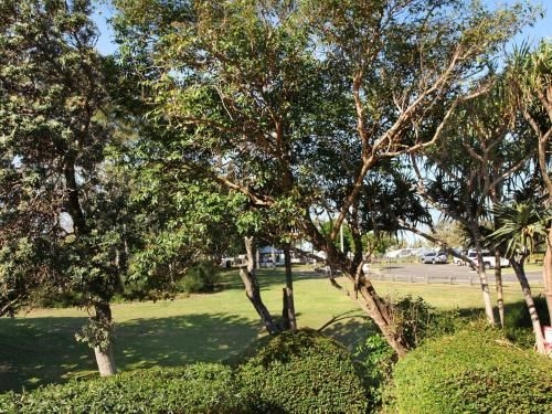 Illawong Inn 4 - 2 BDRM Unit on Mooloolaba Spit2
